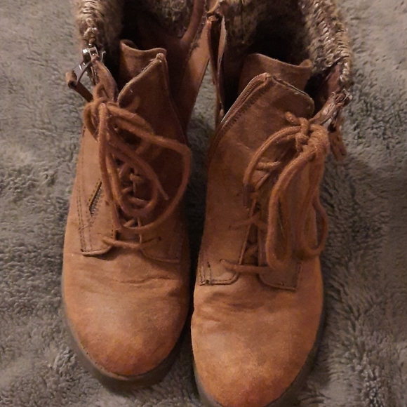 boots - Picture 3 of 4